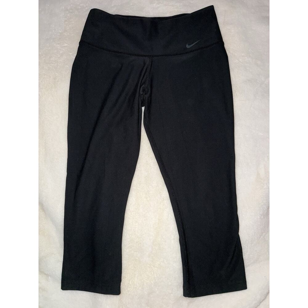 Bundle of 2 Nike Dri-FIT women’s capri leggings/workout pants in size XS.
